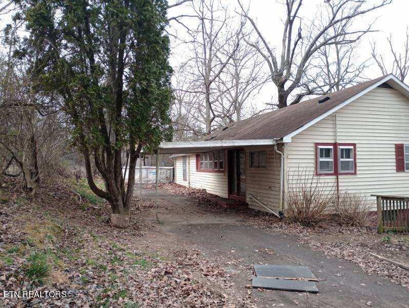 8512 Trout Rd, Mascot, TN 37806