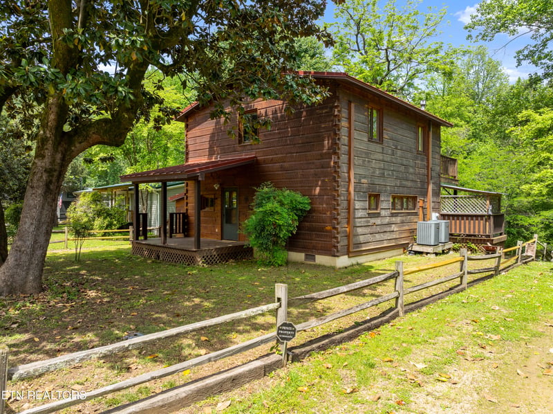 8513 E Lamar Alexander Pkwy, Townsend, TN 37882