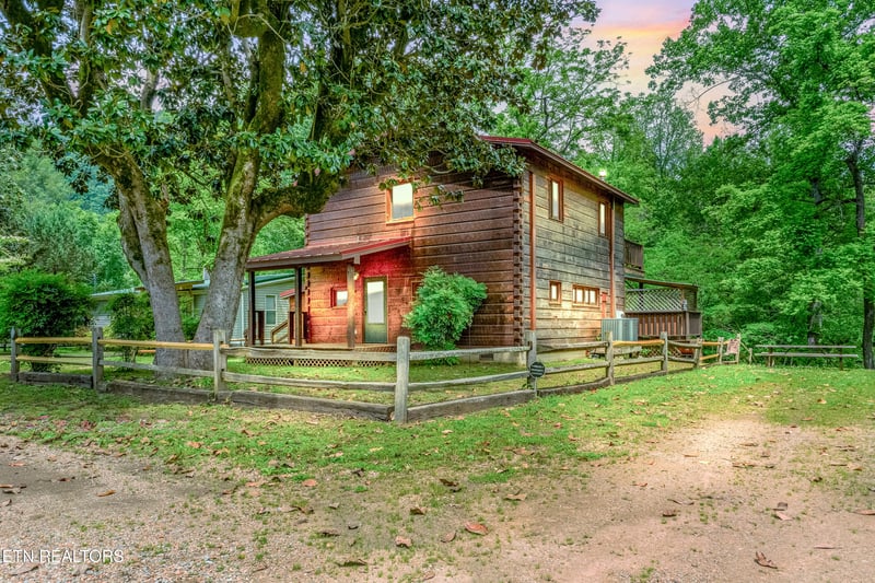 8513 E Lamar Alexander Pkwy, Townsend, TN 37882