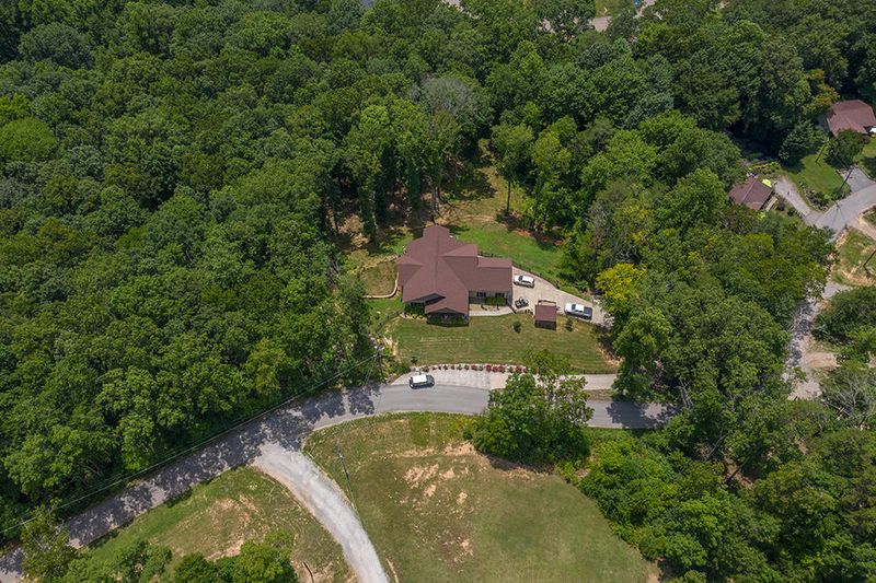 8515 Bowman Hollow Rd, Powell, TN 37849