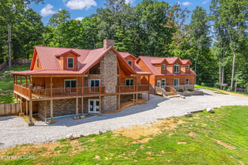 8521 Parker Rd, Corryton, TN 37721