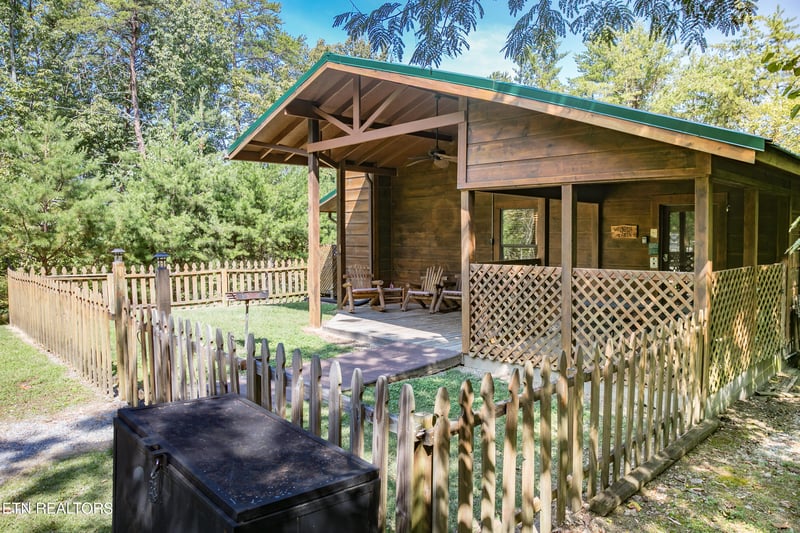 853 Lloyd Huskey Rd, Pigeon Forge, TN 37863