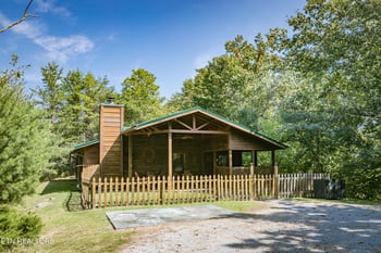 853 Lloyd Huskey Rd, Pigeon Forge, TN 37863
