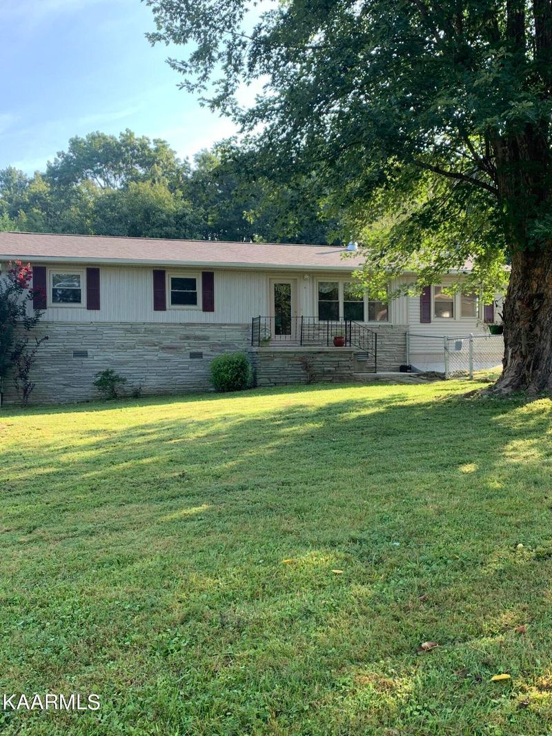 853 Prentice St, Crossville, TN 38555