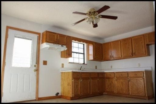 853 Ross Cemetery Rd, Winfield, TN 37892