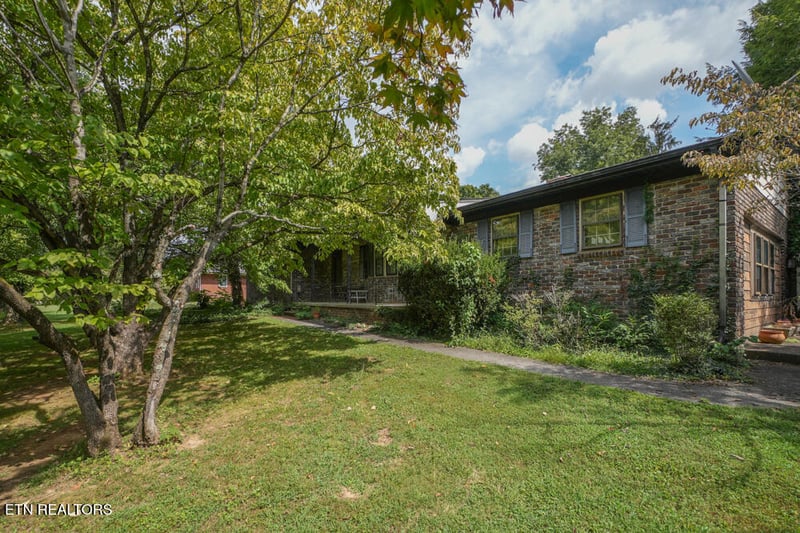 853 W Cunningham St, Alcoa, TN 37701