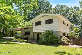 853 W Outer Dr, Oak Ridge, TN 37830