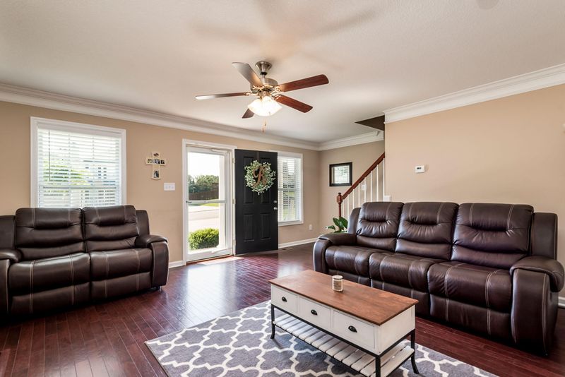 8537 Bowsong Ln, Powell, TN 37849