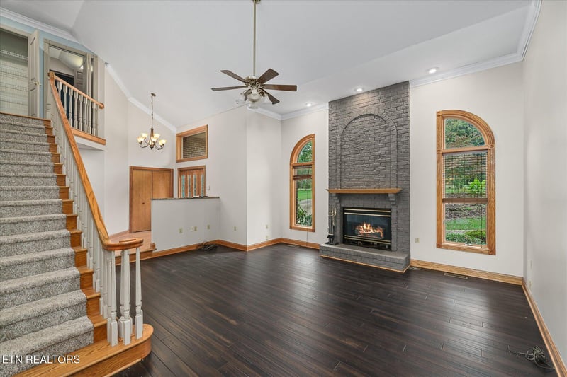 8537 Cherokee Trl, Crossville, TN 38572