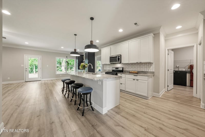 8537 Creek Valley Ln, Knoxville, TN 37931