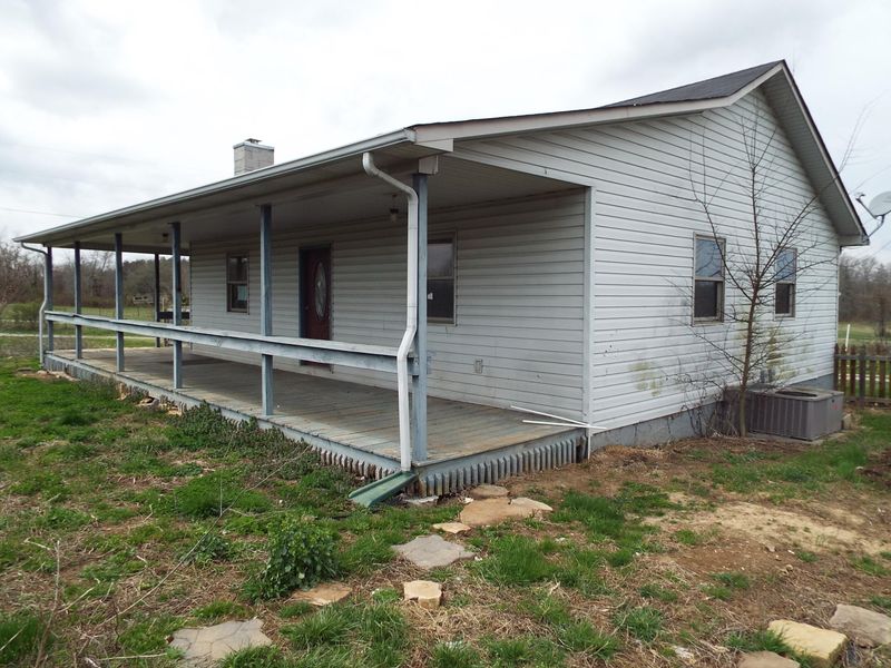 8539 Vandever Rd, Crossville, TN 38572