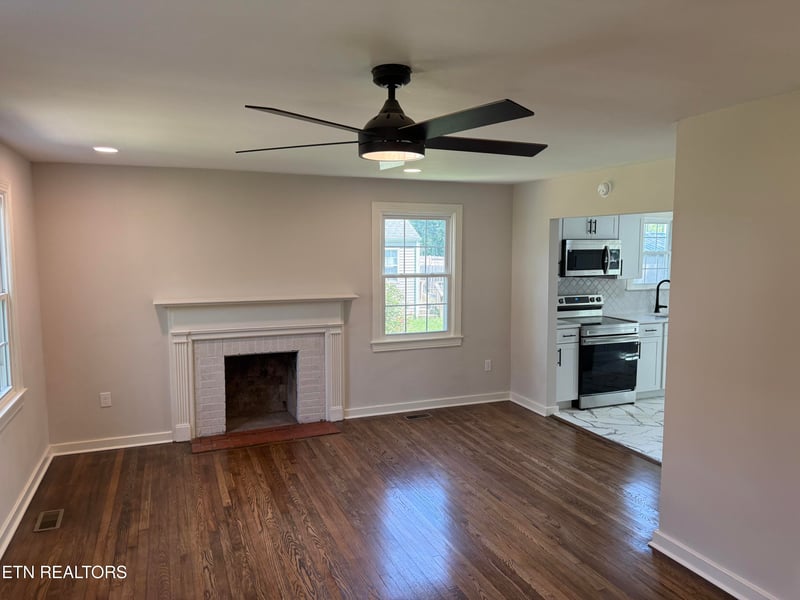 854 Burroughs Rd, Alcoa, TN 37701