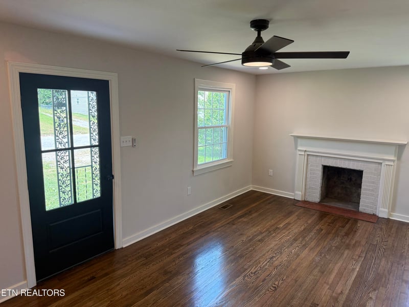 854 Burroughs Rd, Alcoa, TN 37701