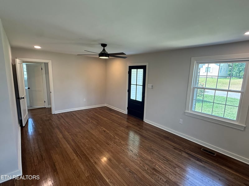 854 Burroughs Rd, Alcoa, TN 37701