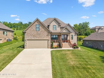 854 Kennesaw Ln, Lenoir City, TN 37771