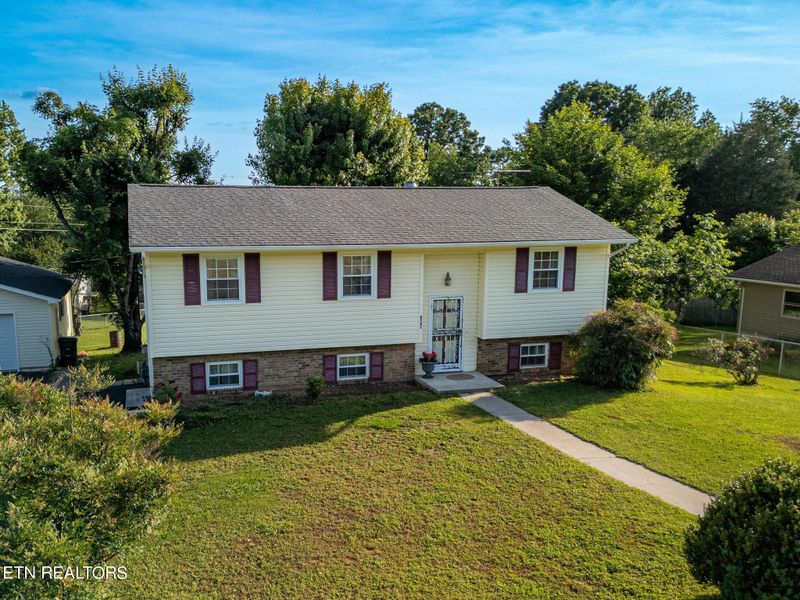 8541 Jann Dr, Powell, TN 37849