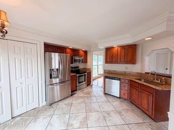 8542 Oxford Dr, Knoxville, TN 37922