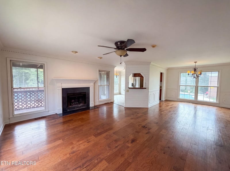 8542 Oxford Dr, Knoxville, TN 37922