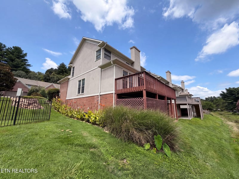 8542 Oxford Dr, Knoxville, TN 37922