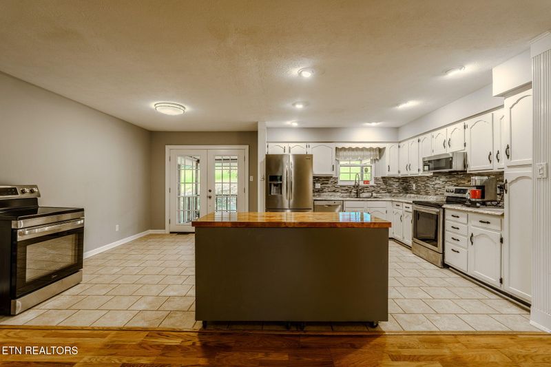 8544 Pedigo Rd, Powell, TN 37849