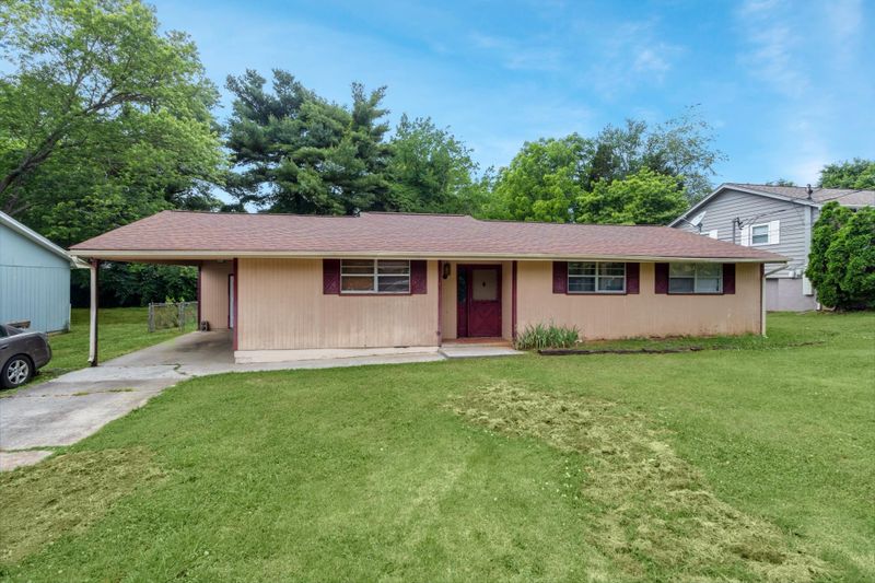 8548 Baron Dr, Knoxville, TN 37923