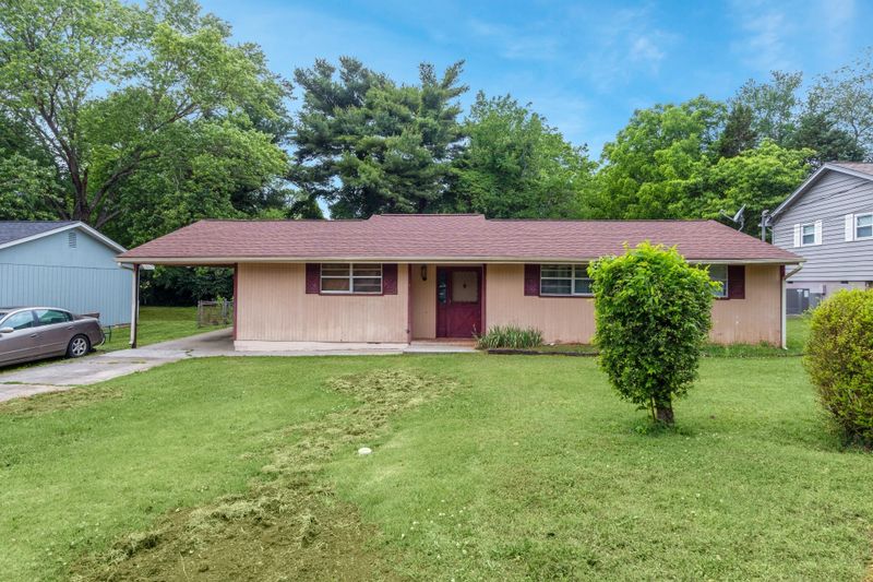 8548 Baron Dr, Knoxville, TN 37923