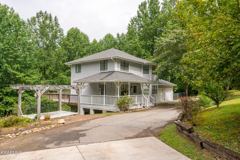8549 Pedigo Rd, Powell, TN 37849