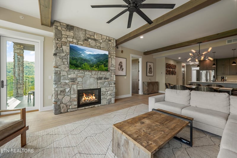 855 Campbell Lead Rd #305, Gatlinburg, TN 37738