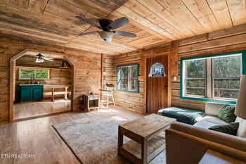 855 Straight Branch Rd, Speedwell, TN 37870