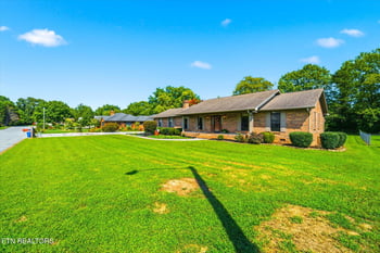 855 Westgate Dr, Alcoa, TN 37701