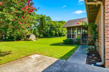 855 Westgate Dr, Alcoa, TN 37701