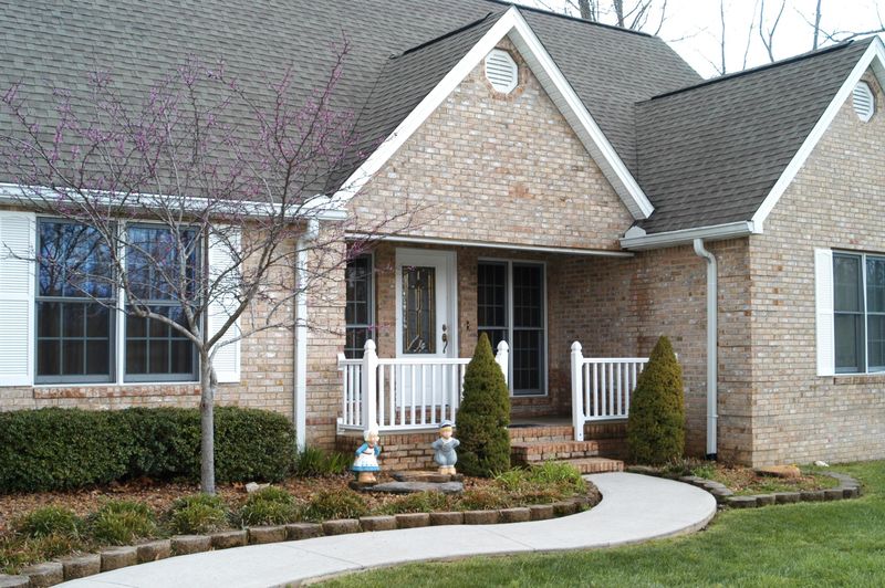 8552 Cherokee Tr, Crossville, TN 38572