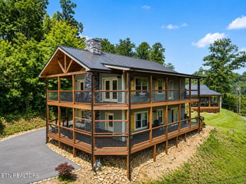856 Crest View Dr, Gatlinburg, TN 37738