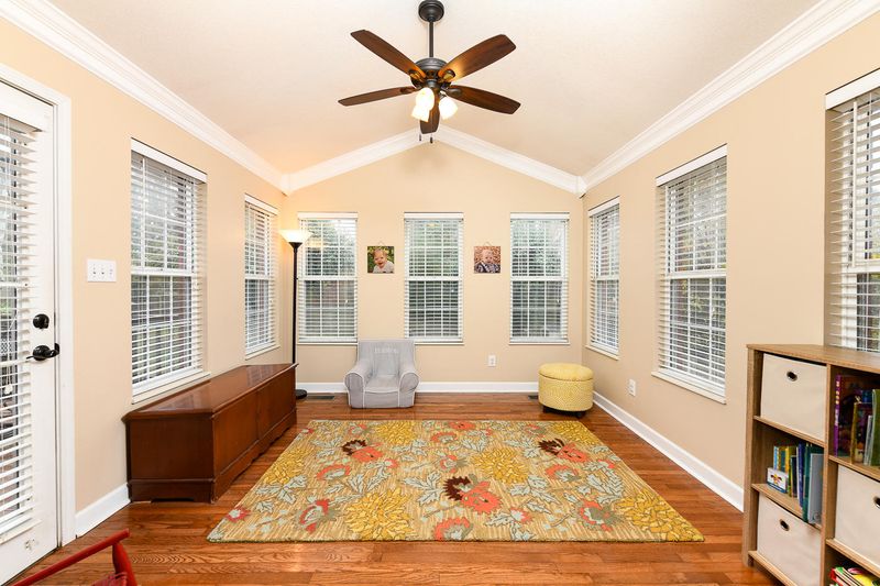 856 Galloping Ln, Powell, TN 37849