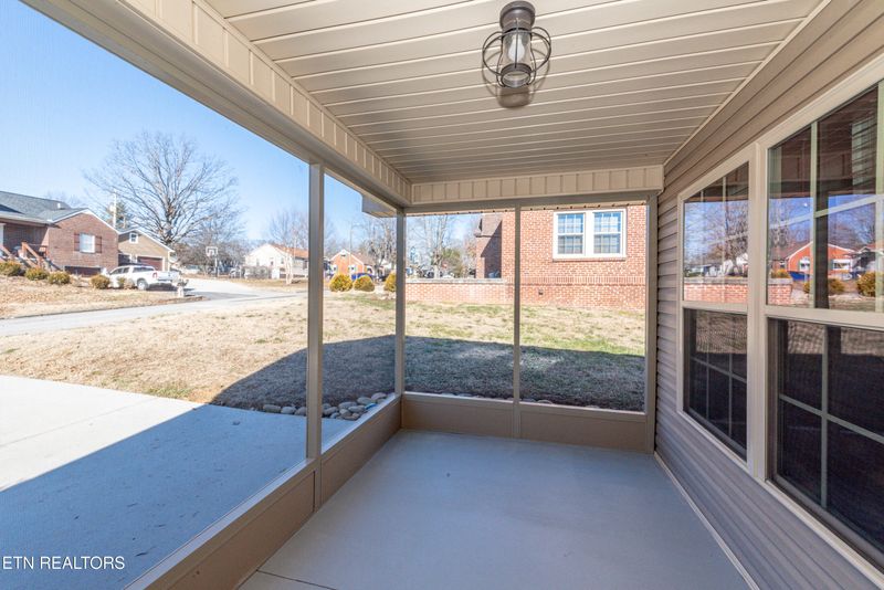 856 Gilbert St, Alcoa, TN 37701