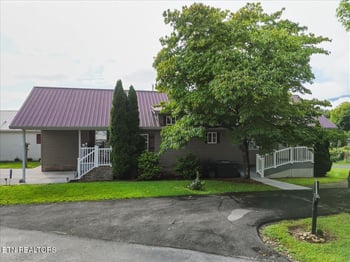 856 Peacock Ridge Dr, Townsend, TN 37882