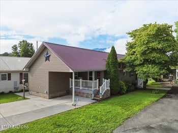 856 Peacock Ridge Dr, Townsend, TN 37882
