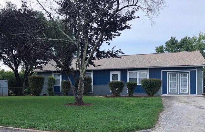 8564 Baron Dr, Knoxville, TN 37923