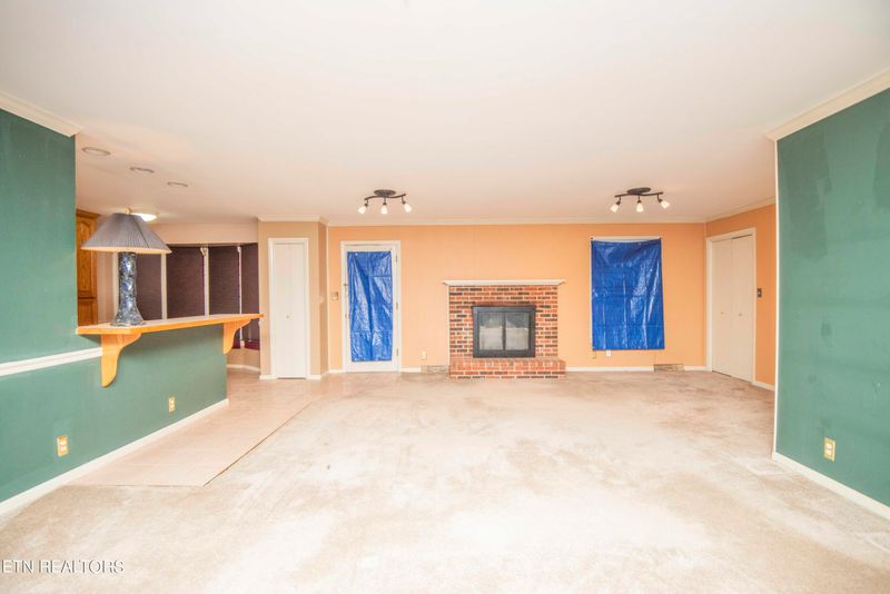 8564 Dresden Dr, Knoxville, TN 37923