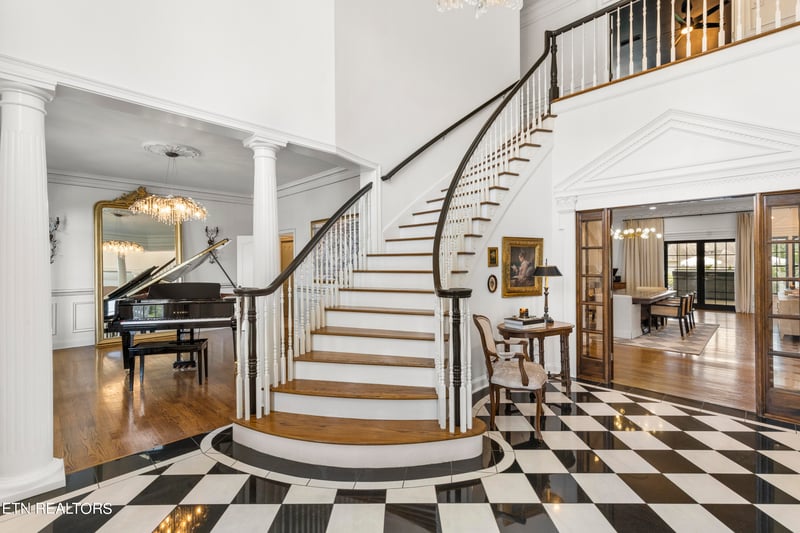 8566 River Club Way, Knoxville, TN 37922