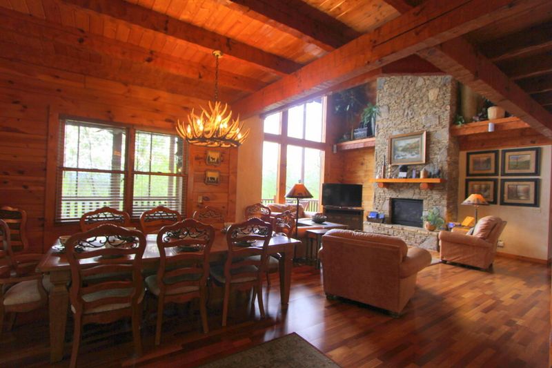 857 Bear Run Way, Sevierville, TN 37862