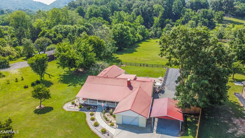 857 Ridgeview Dr, Clinton, TN 37716