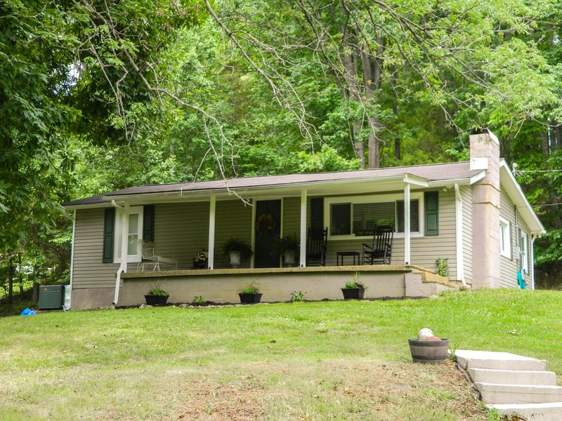 8574 Pedigo Rd, Powell, TN 37849