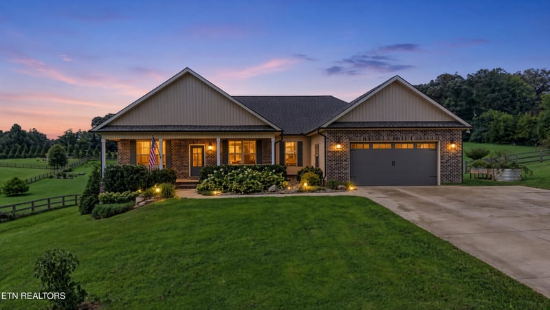 858 Dunlap Hollow Rd, Friendsville, TN 37737