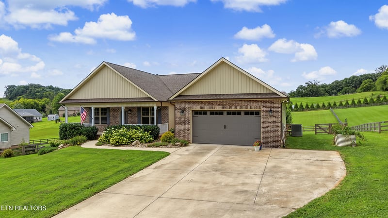 858 Dunlap Hollow Rd, Friendsville, TN 37737