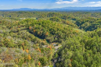 858 N Shiloh Rd, Seymour, TN 37865