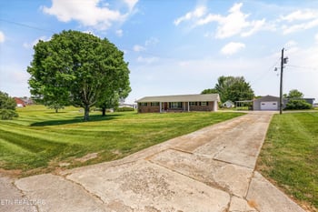 858 Seed Tick Rd, Philadelphia, TN 37846