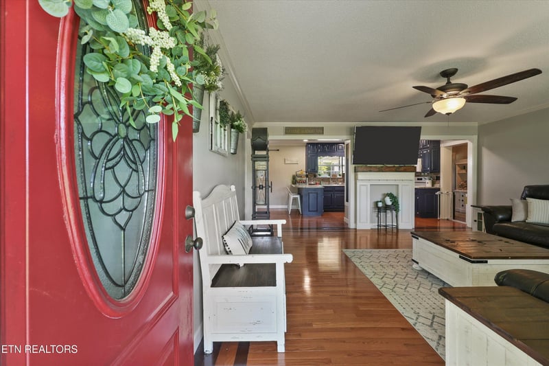 858 Seed Tick Rd, Philadelphia, TN 37846