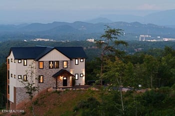 859 Copper Pot Way, Sevierville, TN 37876