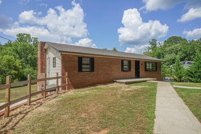 859 Knight Rd, Knoxville, TN 37920